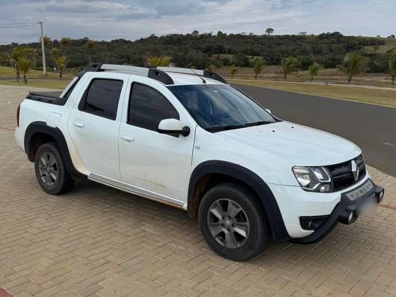 RENAULT DUSTER OROCH 2.0 16V FLEX DYNAMIQUE 4P AUTOMÁTICO RENAULT DUSTER OROCH 2.0 16V FLEX DYNAMIQUE 4P AUTOMÁTICO